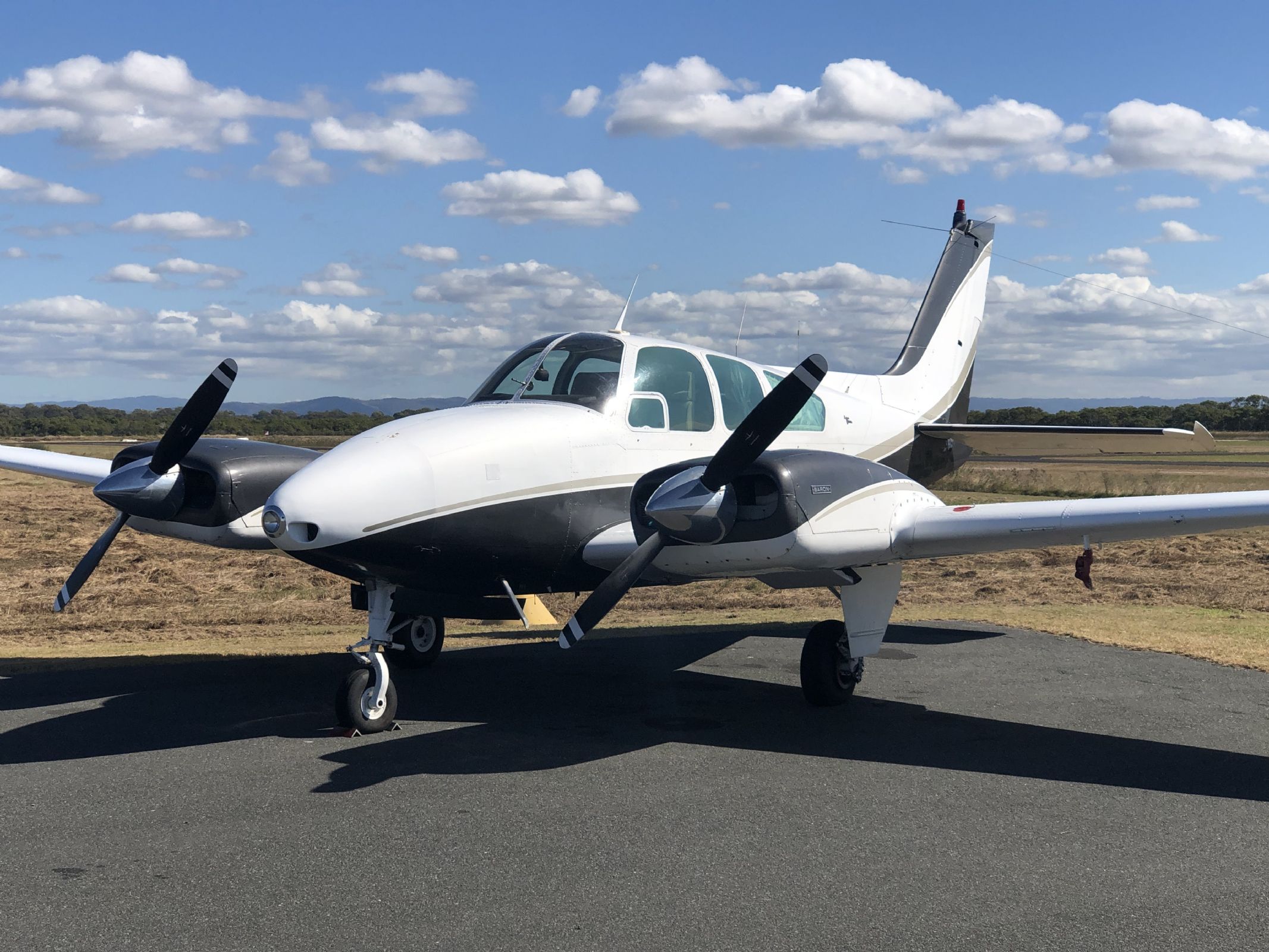 VH-HOD / Beechcraft Baron 55 B